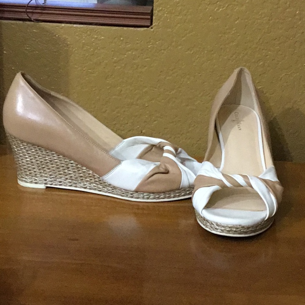 Like new Cole haan wedge tiptoe